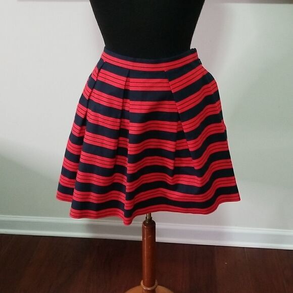 GAP Red and Blue Pleated Skirt size 8 - Picture 2 of 8